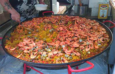 Paella marinera, fot. wikimedia.org/Fcuk1203 licencja CC BY-SA 3.0 Paella marinera, fot. wikimedia.org/Fcuk1203 licencja CC BY-SA 3.0