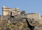 Fort Kumbhalgarh - miniatura muru chińskiego w Indiach