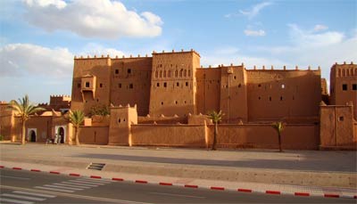 Kasba przy aleji Mohammeda V w Ouarzazate Kasba przy aleji Muhammada V w Ouarzazate
