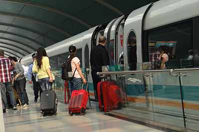 Maglev - szybka kolej w Szanghaju Maglev - szybka kolej w Szanghaju