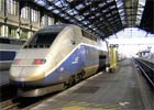Szybkim pociągiem TGV z Paryża do Bratysławy.