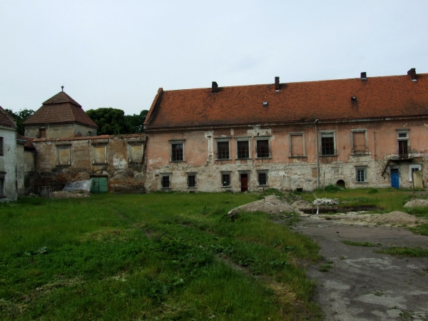 Zdjęcie z Ukrainy - dziedziniec zamku