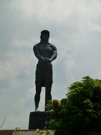 Zdjęcie z Filipin - Pomnik Rizala