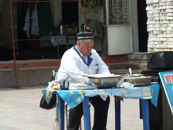 Zdjęcie z Uzbekistanu - uliczny restaurator