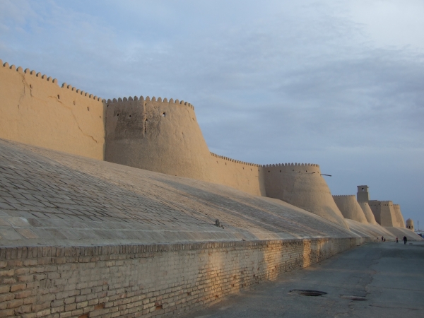 Zdjęcie z Uzbekistanu - gliniane mury