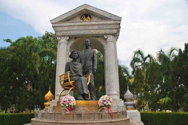 Zdjęcie z Tajlandii - Pomnik Pary Krolewskiej