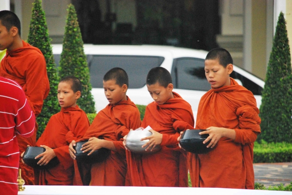 Zdjęcie z Tajlandii - Ceremonia obdarowywania