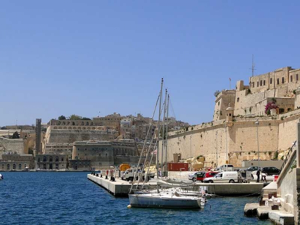 Zdjęcie z Malty - Mury Valletty.