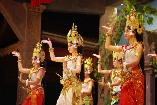 Zdjęcie z Kambodży - Tradycyjne tance khmerskie  Apsara w restauracji Kulen II przy bulwarze Sivatha