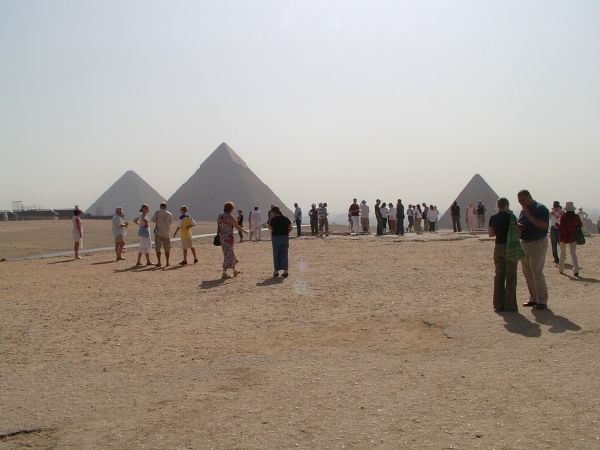 Zdjęcie z Egiptu - turyści o świcie
