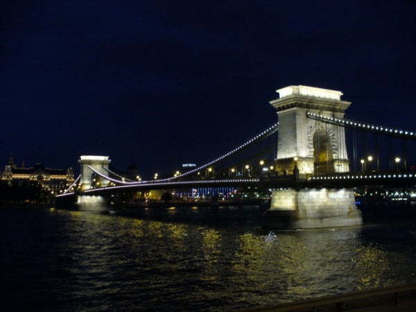 Zdjęcie z Węgier - Most Łańcuchowy nocą