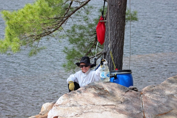 Zdjęcie z Kanady - Filtrowanie wody na biwaku