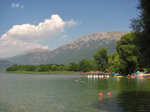 Zdjęcie z Macedonii - Św. Naum - królestwo relaksu nad wodą.