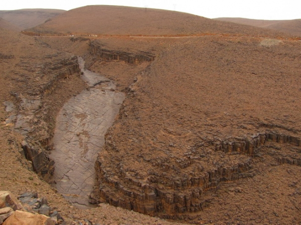 Zdjęcie z Maroka - Skalne formacje na trasie.