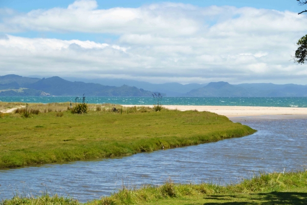 Zdjęcie z Nowej Zelandii - Kolejna zatoka i ujscie kolejnej rzeki
