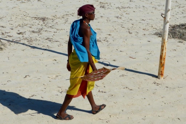Zdjęcie z Kenii - plażowy "wojownik"