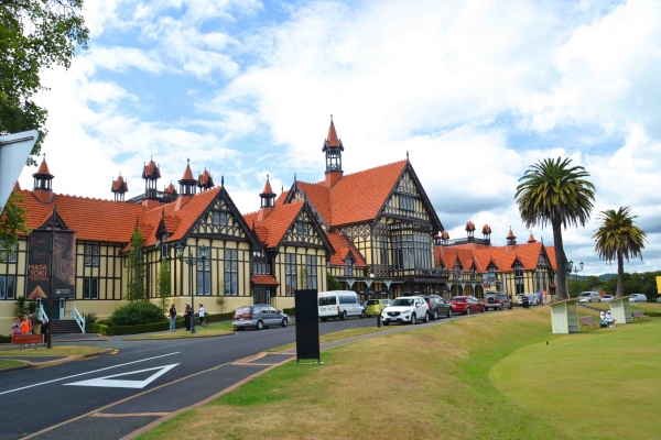 Zdjęcie z Nowej Zelandii - Ogrody Government Gardens i Muzeum w Rotorua