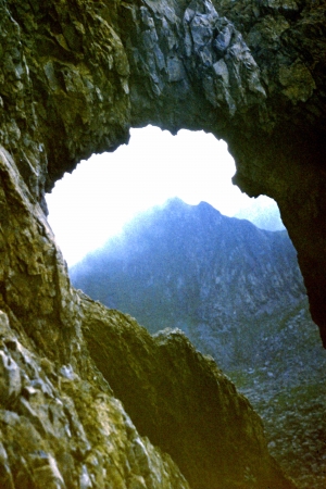Zdjęcie z Rumunii - skalne okno