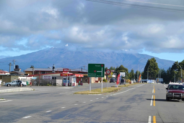 Zdjęcie z Nowej Zelandii - Miasteczko Waiouru. W drodze z Taupo do Wellington