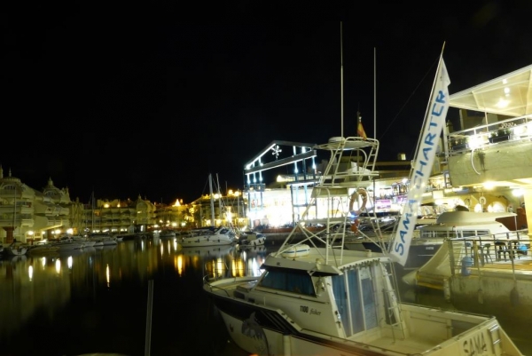 Zdjęcie z Hiszpanii - Puerto Marina nocą
