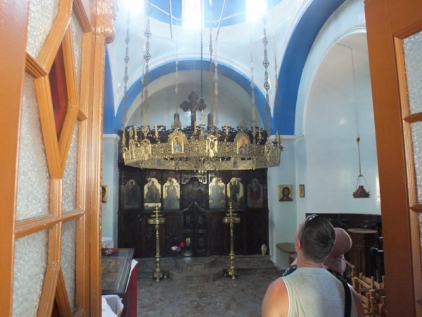 Zdjęcie z Grecji - Wewnątrz kościółka na punkcie widokowym 