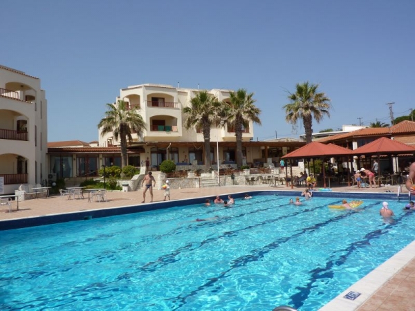 Zdjęcie z Grecji - Hotel Caravel - basen