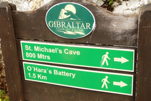 Zdjęcie z Giblartaru - zmierzamy do jaskini Św. Michała