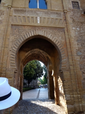 Zdjęcie z Hiszpanii - wchodzimy do Alhambry