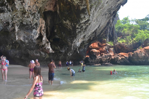 Zdjęcie z Tajlandii - w jaskini mozna poplywac i posnorkowac