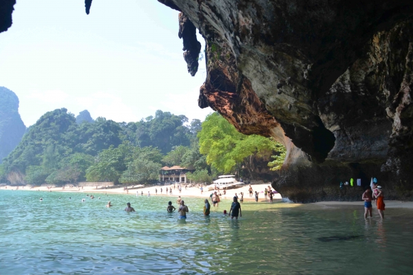 Zdjęcie z Tajlandii - widok z jaskini Phranang Cave