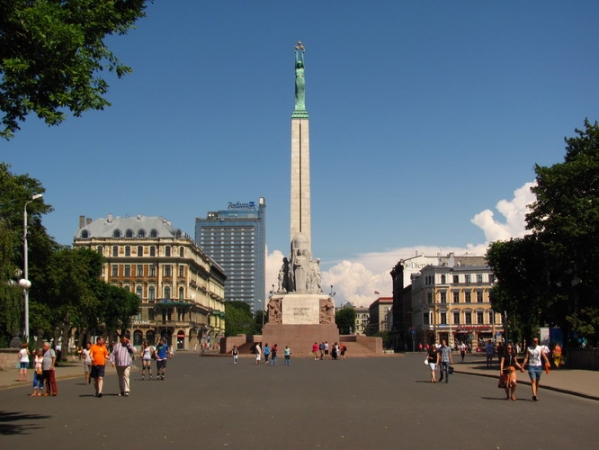 Zdjęcie z Łotwy - Ryga - Pomnik Wolności.