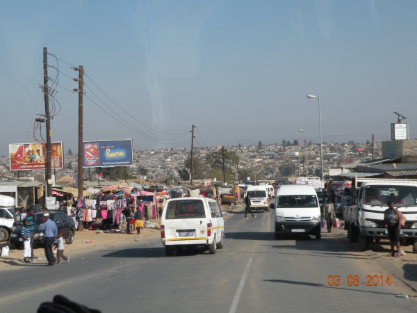 Zdjęcie z Republiki Półudniowej Afryki - Slumsy na obrzeżach Johannesburga.
