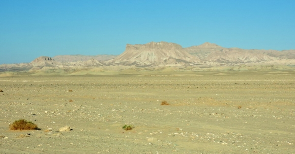 Zdjęcie z Egiptu - Pustynia Wschodnia z okien autokaru.
