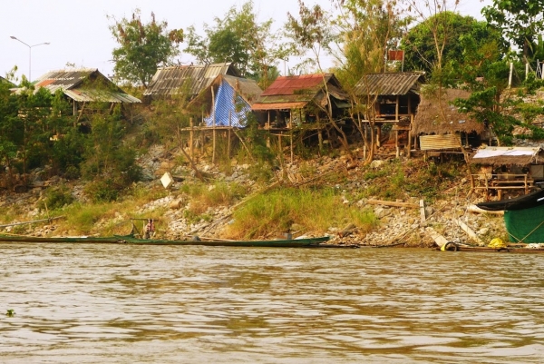 Zdjęcie z Tajlandii - brzeg Mekongu po laotańskiej stronie