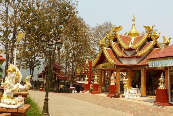 Zdjęcie z Tajlandii - w kompleksie Świątyni Wat Phra That Doi Wao 