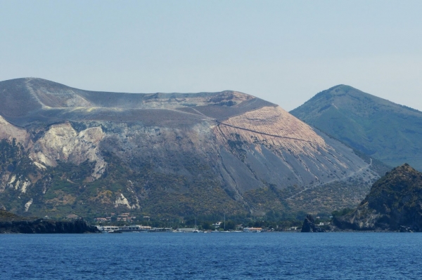 Zdjęcie z Włoch - przed nami wulkany Vulcano