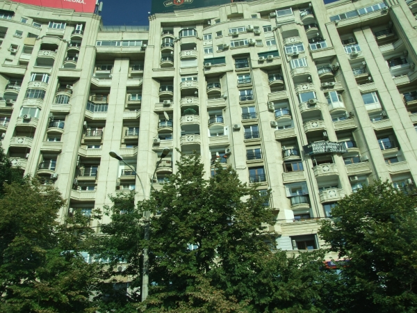 Zdjęcie z Rumunii - dowolna zabudowa balkonów
