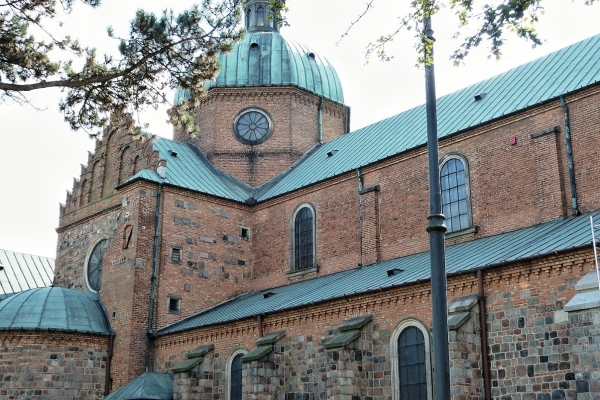 Zdjęcie z Polski - Bazylika Katedralna jest  większa od 