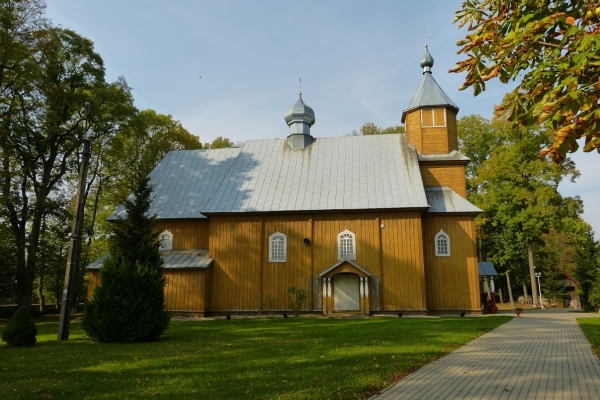 Zdjęcie z Polski - dosłownie 300 metrów dalej natrafiamy na kolejną wiejsko-leśną cerkiewkę