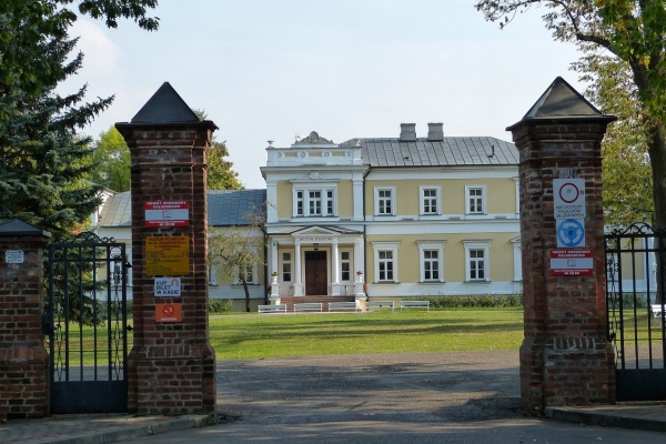 Zdjęcie z Polski - Wejście na Teren dawnego Pałacu w Ciechanowcu; 