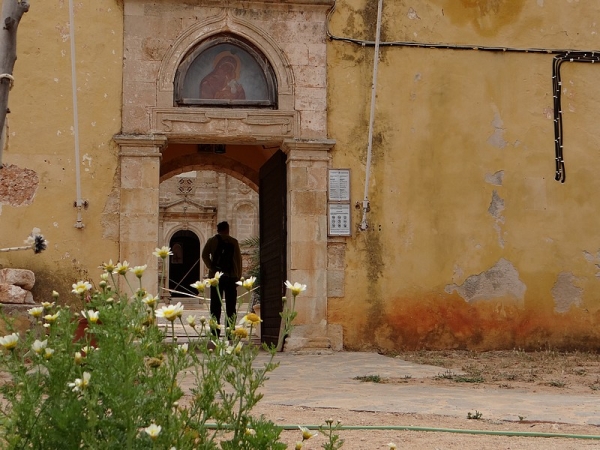 Zdjęcie z Grecji - XVI-wieczny klasztor Gouverneto na Półwyspie Akrotiri niestety był w remoncie.