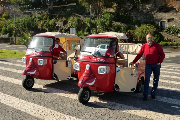 Zdjęcie z Portugalii - nowość w Funchal- maderyjskie tuk-tuki