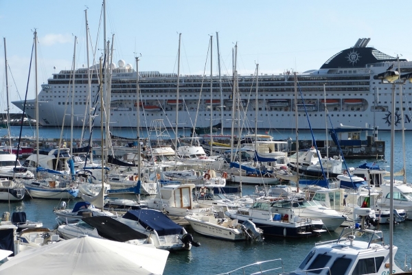 Zdjęcie z Portugalii - Port i marina w Funchal
