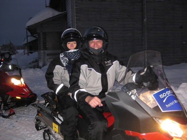 Zdjęcie z Finlandii - nocna wyprawa na skuterach śnieżnych