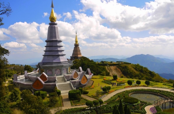 Zdjęcie z Tajlandii - Krolewskie pagody Phra Mahathat Naphamethanidon