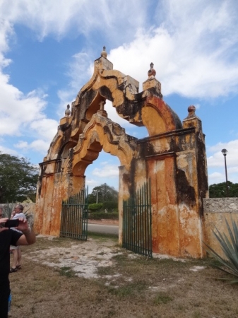 Zdjęcie z Meksyku - Brama wprowadzająca do hacjendy