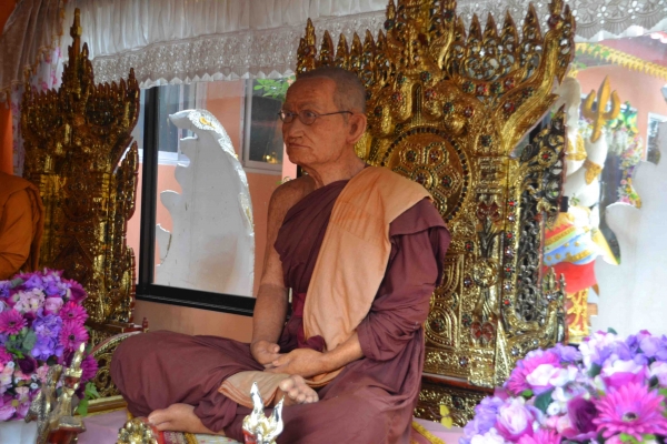 Zdjęcie z Tajlandii - Woskowy mnich jak zywy :)