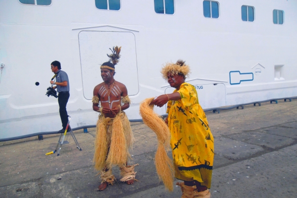 Zdjęcie z Nowej Kaledonii - Portowi "przywitacze" :)
