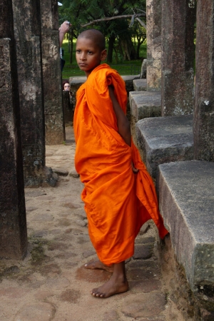 Zdjęcie ze Sri Lanki - Polonnaruwa i młodziutki mnich