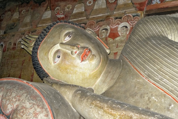 Zdjęcie ze Sri Lanki - skalna świątynia Devaraja Vihara w Dambulli